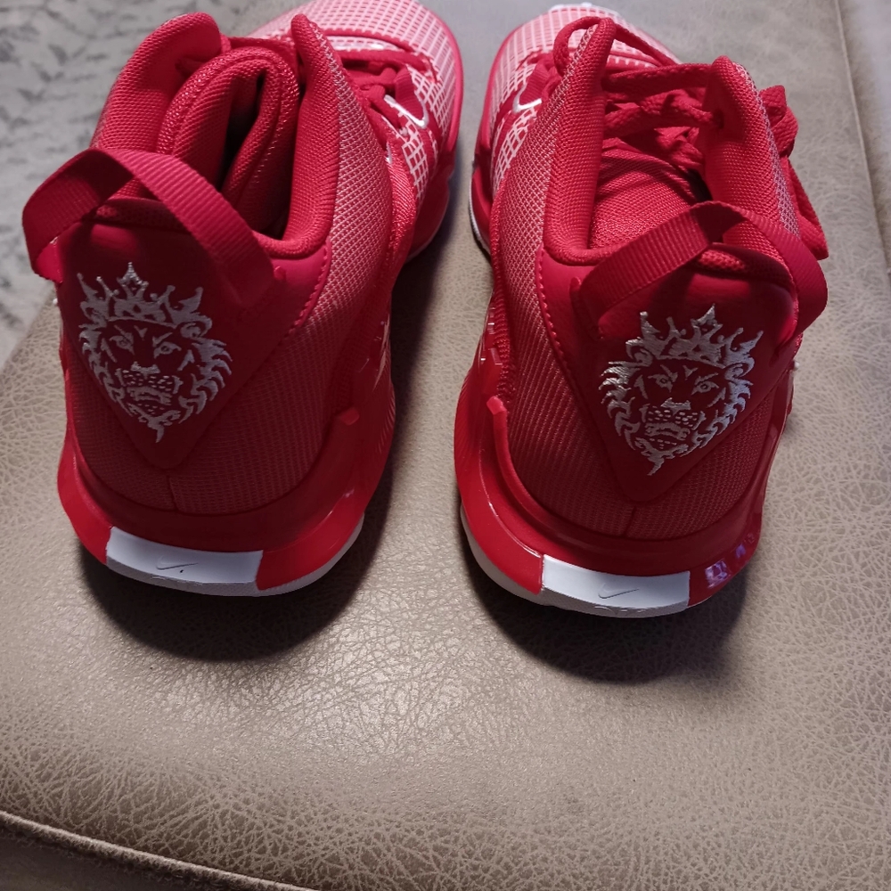 Mens Lebron witness vii university red size 10 m - Picture 9 of 13
